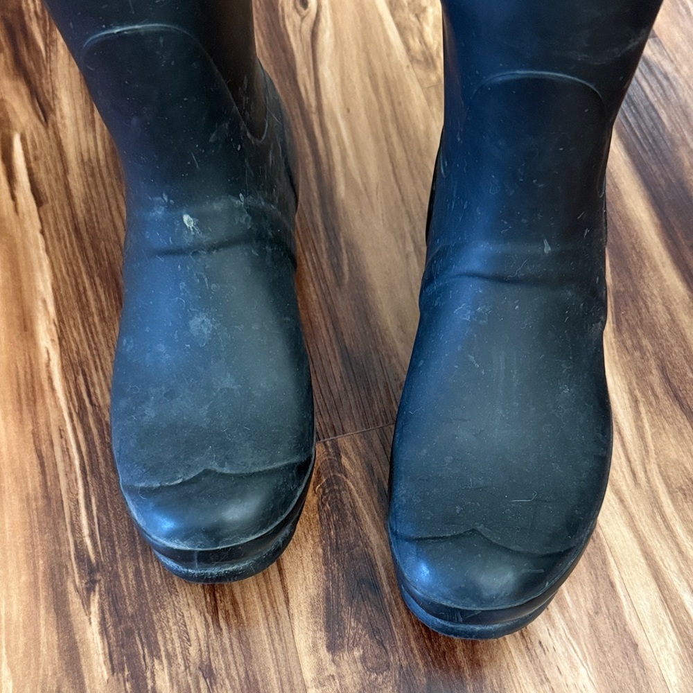 Hunter Classic Tall Waterproof Boots - Picture 4 of 10